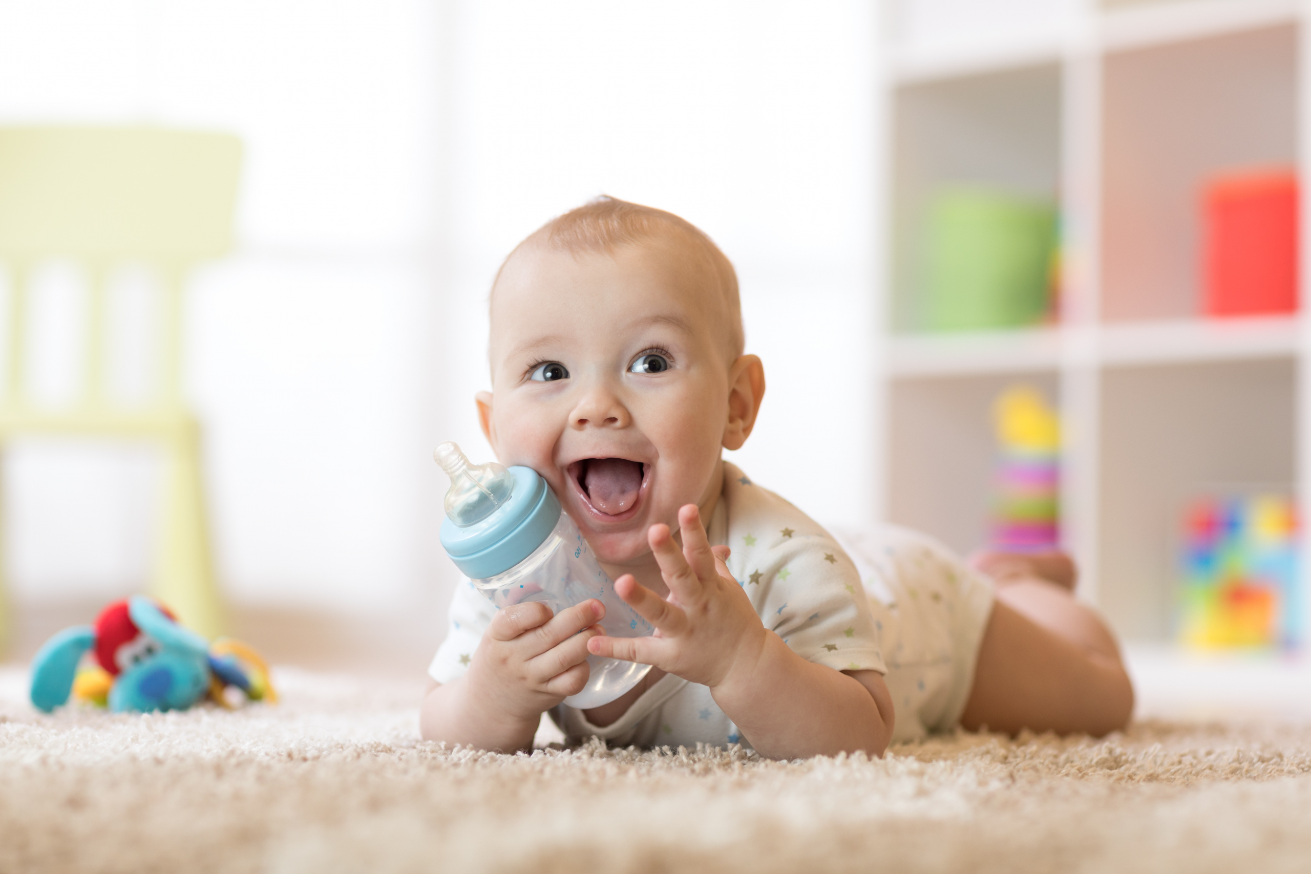 Le lait de croissance est adapté pour les besoins nutritionnels des bébés